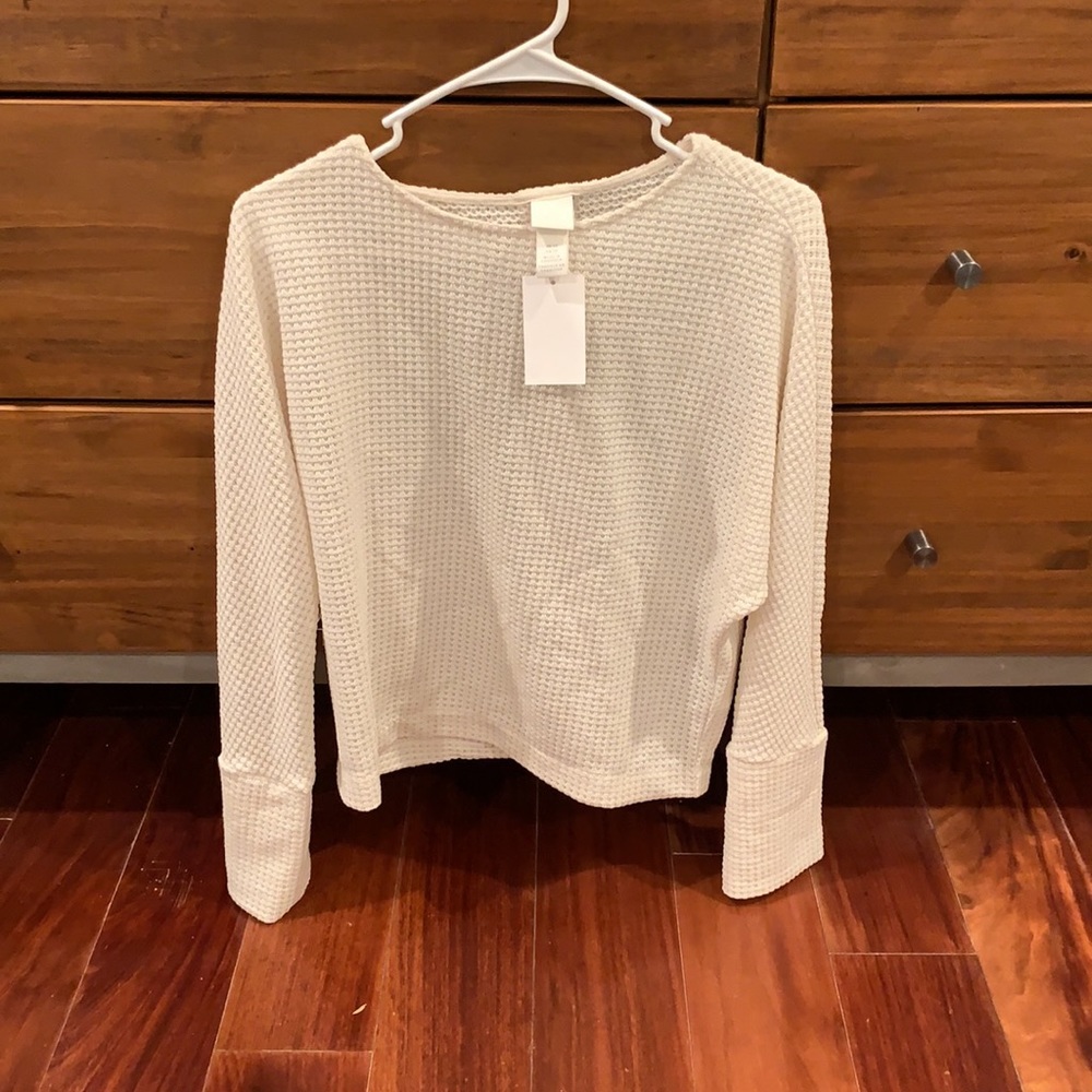 NWT H&M Cream Semi Cropped Sweater with Buttons on Back